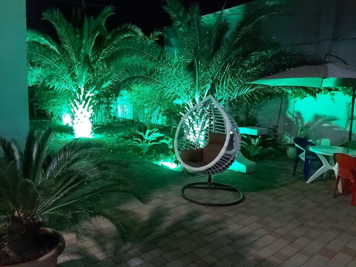 فندق ماريا باتومي المظهر الخارجي الصورة